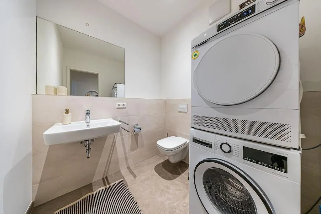 Stylisches Zentrales City-Apartment Mit 2 Balkonen Leipzig